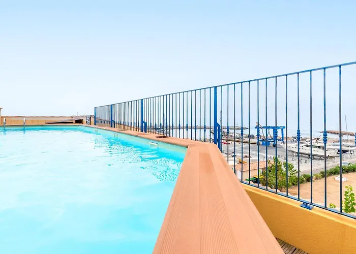 La Marina - Appt Climatise Pour 4 דירה *