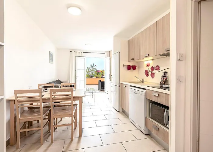 La Marina - Appt Climatise Pour 4 * סארי סולנזארה