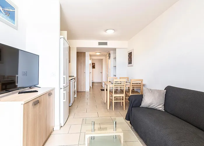 La Marina - Appt Climatise Pour 4 * סארי סולנזארה